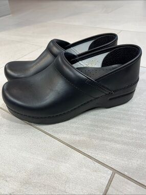 Women’s Dansko Shoes